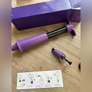 New in Box Vac Uvin wine aerator